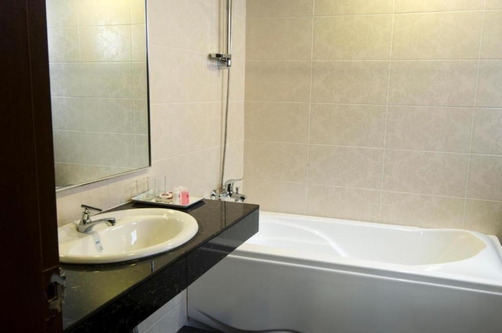Green Town Hotel Classic Malacca Екстер'єр фото
